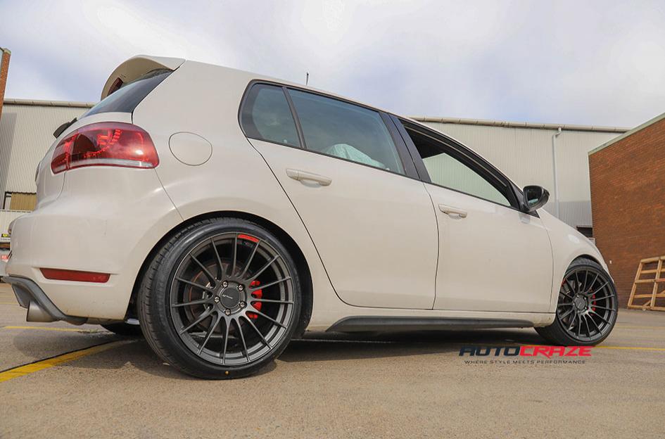 VOLKSWAGEN GOLF RS05RR MATTE GUNMETAL